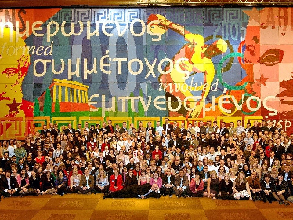 Udeleženci s končno sliko po teambuilding programu Slika brez meja