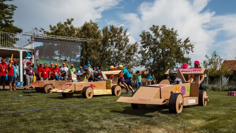 Participants racing with their formulas