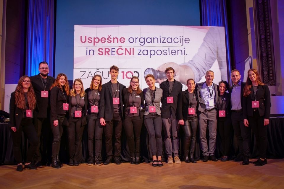 Skupinska slika TBA ekipe po uspešno zaključenem dogodku Začuti 100