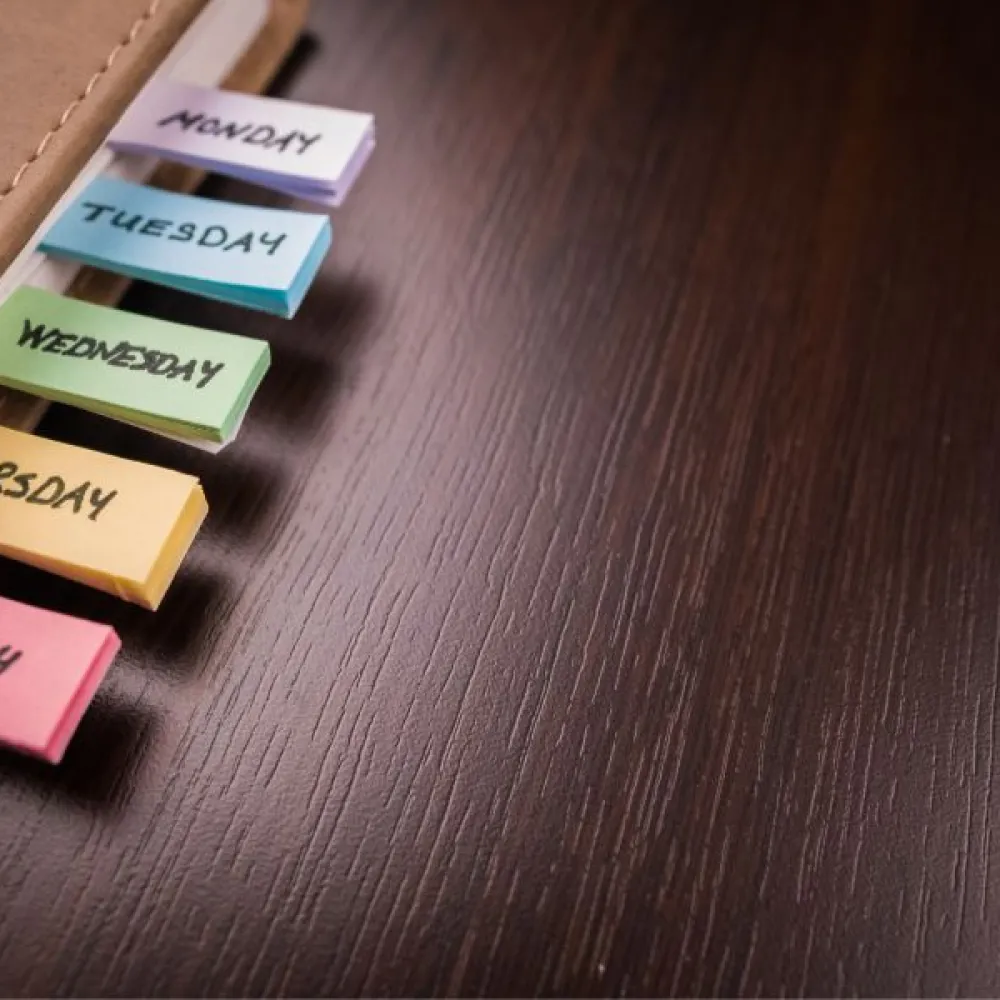 Planer on a desk